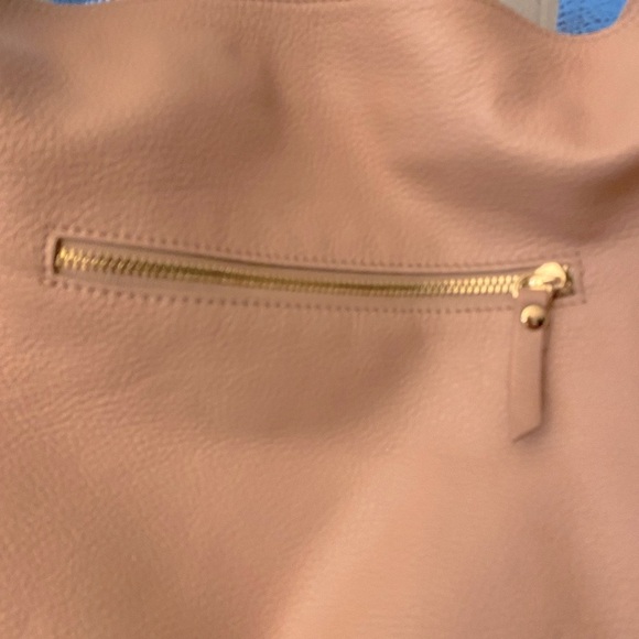 L CREDI pale pink pebbled leather shoulder bag convertible to backpack - Picture 3 of 8